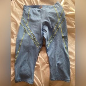 Fabletics crop workout pants